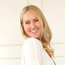 Jessica Harding's Instagram, Twitter & Facebook