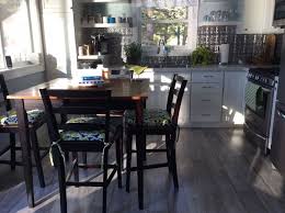 paint color suggestion for kitchen