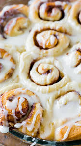 These Easy Cinnamon Rolls Are Perfect For Yeast Beginners Because They Only Require 1 Rise Each Cinnamon Rol Cinnamon Rolls Easy Tasty Baking Breakfast Sweets