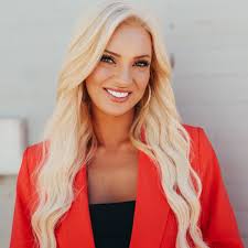 Alexis Langston's Instagram, Twitter & Facebook