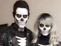The nhl player jonathan has been loved by many ladies. Toews Girlfriend Go As Mr And Mrs Dead Serious For Halloween Thescore Com