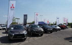 Va propunem solutii avantajoase de finantare si leasing pentru masini rulate sh, oferite de parcurile auto partenere sau aduse pe comanda din afara. Exclusiv Trei Dealeri De Automobile Din Romania In Top 100 Din Profit Ro