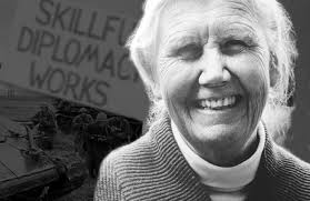 Elise Boulding: He Paionia mo te Rangahau Rangimarie, Te Whakatupu i te  Hau, Te Whawhai I Te Whanau me te Whanau