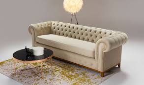 A full stainless steel base makes a swanky statement, while the nice deep seat beckons you to sink in and relax. Ein Sofa In Beige Welches Sofa In Beige Tonen Passt In Ein Modernes Wohnzimmer