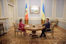 Dragi prieteni, împreună vom trăi multe bucurii în 2021. Volodymyr Zelenskyy And Maia Sandu Noted The Importance Of Joint Struggle Against Smuggling On The Ukrainian Moldovan Border Official Website Of The President Of Ukraine