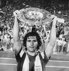 Aug 15, 2021 · gerd muller was the greatest striker there's ever been, and a fine person and character of world football. Jmbrtclmzcdgwm