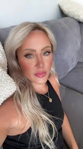 Carly Clarke's Instagram, Twitter & Facebook