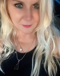 Beverly Moreno (@blondie5119) • Instagram photos and videos