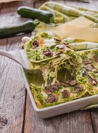 Sono ricette di zucchine dietetiche semplici e gustose. Lasagne Light Di Zucchine E Funghi Basilico Secco