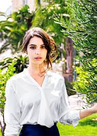 11245786 1607291572817126 1024952095525065728 N Png 500 703 Adelaide Kane Beauty Beautiful People