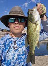 Do Phoenix canals hold crawdads?