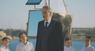 Aos seis anos de idade, iniciou aulas de piano e depois de flauta, saxofone, trompete, harpa, violão e bateria. Andrea Bocelli Concert In Malta To Air On New Year S Eve The Malta Independent