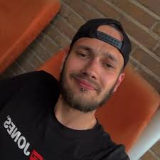 Lass dich nicht unterkriegen, sie frech und wild und wunderschön 🔥🫶🏽❤️  plussize 💎