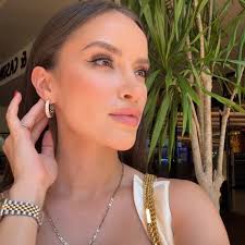 Dr. Daisy Sanchez, M.D. (@thedaisysanchez) • Instagram photos and videos