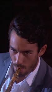 Série Santa Diabla : Le parcours d'Aaron Diaz