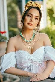 ** ayça ayşin turan'la beylerbeyi'nde 'altınsoylar' dizisinin çekildiği villada adeta yazdan kalma bir günde buluşuyoruz. Ariza Nin Halide Si Ayca Aysin Turan In Estetiksiz Hali Soke Etti Iste Ayca Aysin Turan In Inanilmaz Degisimi