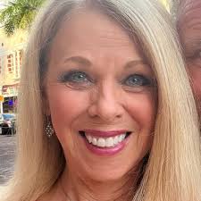 Gia calls them my “Enemies”… but I'll call them my 2 new friends. ✨🏆💛  #Emmys