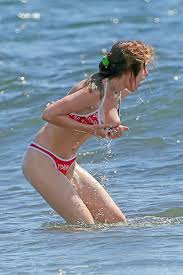 Bella Thorneâ€™s bikini top conundrum Porn Pic - EPORNER