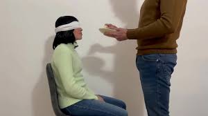 I call my new neighbor to play the game of unknown flavors, I put some food  in her until I put my cock in her, she liked the taste because I cant