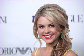 Gregg Sulkin & Bailey Buntain