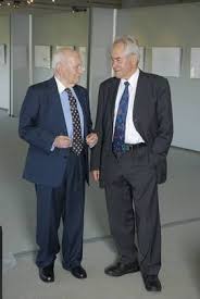 Prof. Dr. Eberhard Neumann (re.) mit Prof. Dr. Manfred Eigen 06 09 thg  Prof. Dr. Eberhard Neumann