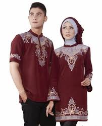 Baju gamis model ini sangat cocok digunakan untuk bepergian keluar bersama dengan keluarga ataupun sahabat. Contoh Desain Baju Muslim Couple Trend 2015 Pipitningtyas