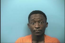 Three arrested after car robbery