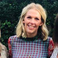 Fern Bennett's Instagram, Twitter & Facebook