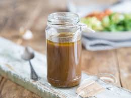 Honig Balsamico Dressing So Bekommt Dein Salat Richtig Pfiff Rezept Salatdressing Salatdressing Rezept Salatdressing Rezepte