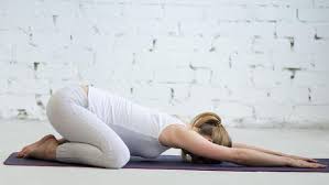 Pregnancy yoga exercises for pregnant women (swollen legs exercise). 5 Gerakan Yoga Untuk Ibu Hamil Di Rumah