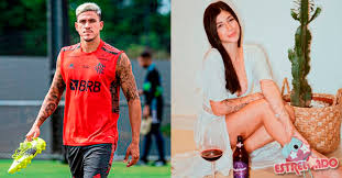 Ele, que apresenta os sintomas, não participou do treino da manhã deste sábado, no ninho do urubu. Ya Burihan Ex Noiva De Lipe Ribeiro Esta Vivendo Um Romance Com Jogador Do Flamengo Diz Colunista Estrelando