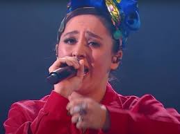 И пока одни зрители ставили дизлайк за якобы отсылки к «совку», другие решили, что номер артистки стал самым смелым из тех, что выставляла россия. Esohqdkc D15km