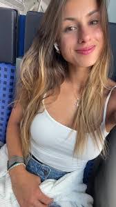 Alicia Hopper's Instagram, Twitter & Facebook