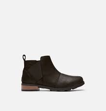 Easy to wear, tough on downpours—this chelsea boot does it all. Emelie Chelsea Sorel