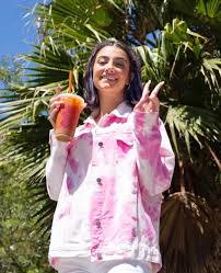 Pin By Rochi Yt 1 On Charli D Amelio In 2020 Cute Poses For Pictures Cute Celebrities The Most Beautiful Girl