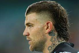 Mullets Are Making A Comeback According To Hairstylists Man Of Many Mullet Haircut Mullet Hairstyle Mens Mullet Hairstyle