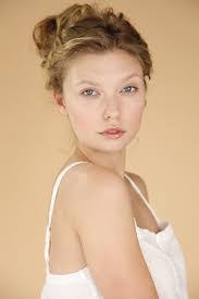 Amanda Dilks's Instagram, Twitter & Facebook