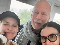 Bruce Willis is no longer totally verbal. Glenn Gordon Caron, who helped  launch Willis' career, told the New York Post: "He's not totally verbal; he  used to be a voracious reader -