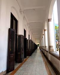 Yakin ngak penasaran sama lawang sewu? Sejarah Lawang Sewu Wisata Semarang Yang Penuh Misteri