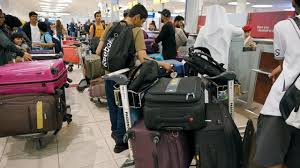 مسافرون يطالبون بإعفائهم من رسوم إلغاء الحجوزات واستعادة الدفعات المقدمة اقتصاد محلي الإمارات اليوم