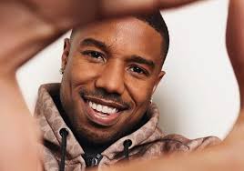 Zusammen mit seinem bruder und seiner schwester wuchs er in newark auf. 