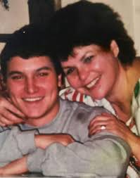 How to sharpen an old special wedding photo and remove hearts?