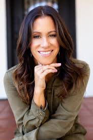 Tara Romano's Instagram, Twitter & Facebook