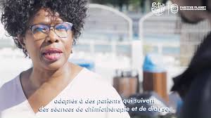 LES VÊTEMENTS ADAPTÉS AUX SOINS LOURDS DE CATHERINE SOUS-TITRE SOUTENU PAR  BERNARD MENDY