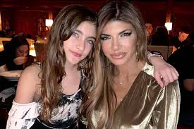 Her birthday, what she did before fame, her family life, fun trivia facts, popularity rankings trivia. Bravo Real Housewives Of New Jersey Spoilers Joe Giudice Hints Teresa Giudice Obsessed Over Their Daughter S Appearance Daily Soap Dish