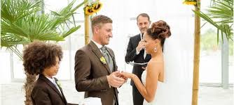 Sie können hochzeitsmode nach ihren wunschen kaufen. Bayerische Hochzeiten Real Wedding Fotostrecken
