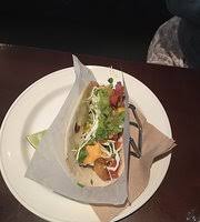 Seitenunternehmennahrungsmittel und getränkebaryard housevideosnashville hot chicken. The No Heat Nashville Hot Chicken Sandwich And Truffle Fries Picture Of Yard House Meridian Tripadvisor