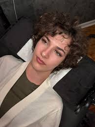 Nail, lash, hair stylist trade for content creation