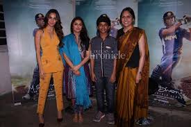 Sans Sushant His On Screen Ms Dhoni Family Steps Out In Style The untold story near you.