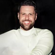 Learn about the Mentors helping entrepreneurs in our program